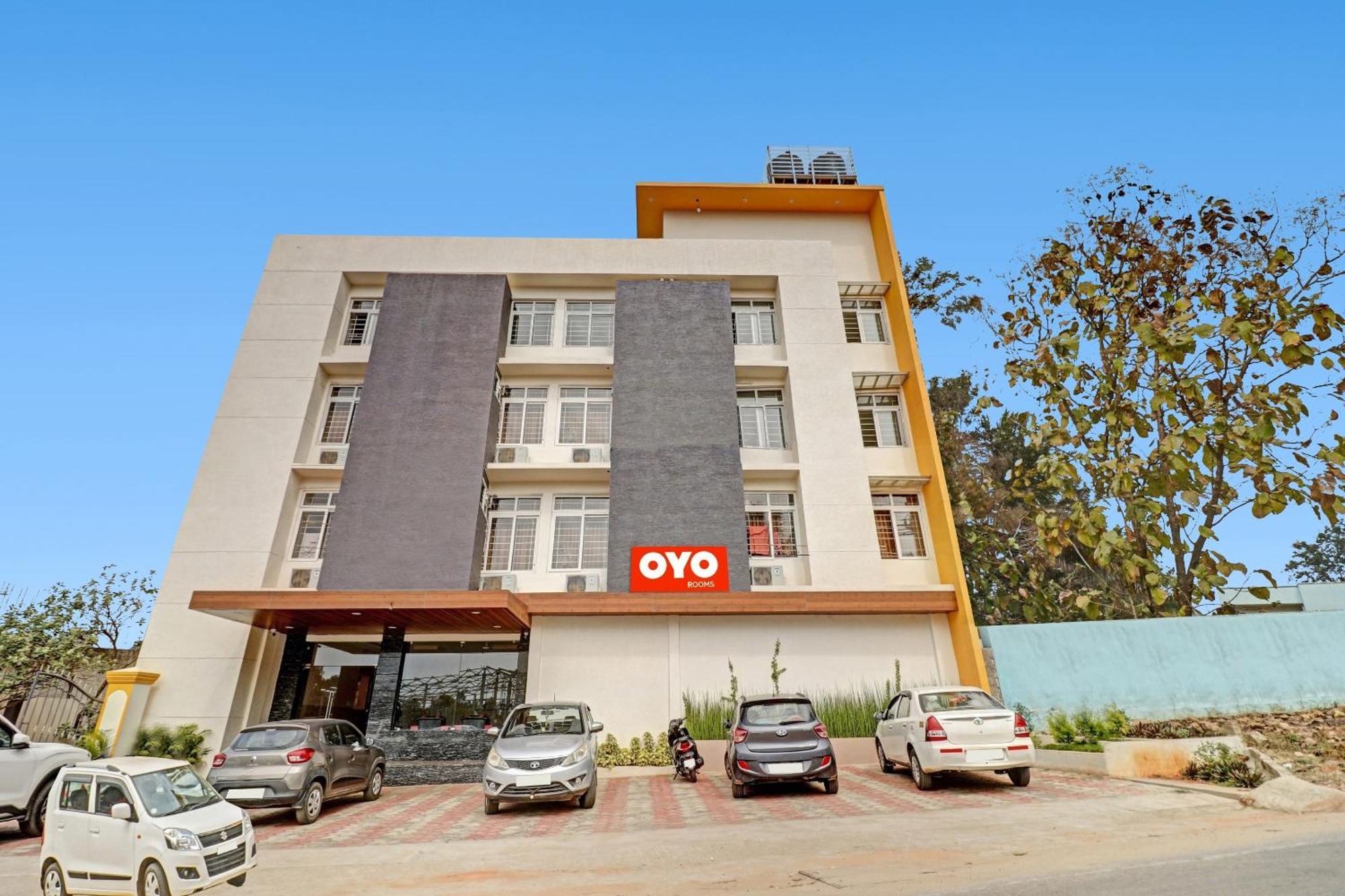 Hotel O Formula Vanivilasa Puram Extérieur photo