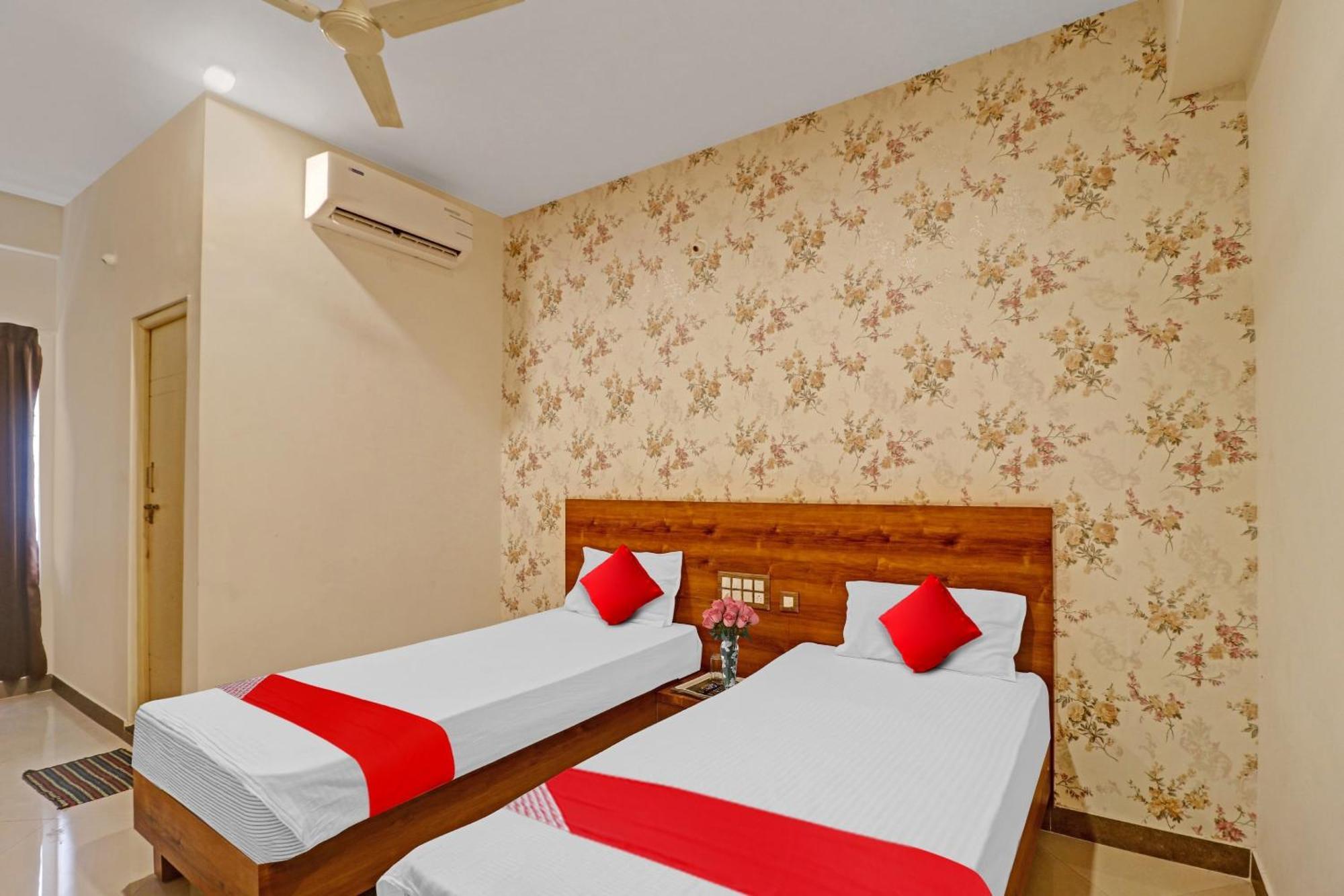 Hotel O Formula Vanivilasa Puram Extérieur photo