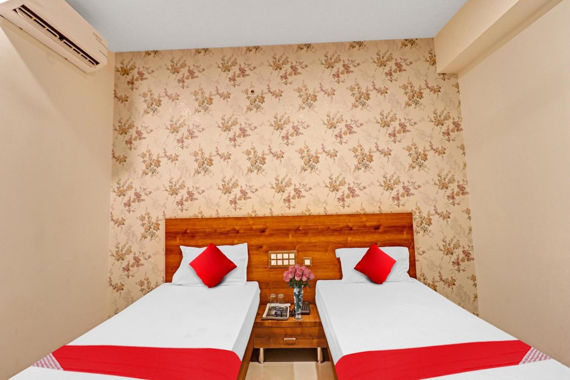 Hotel O Formula Vanivilasa Puram Extérieur photo