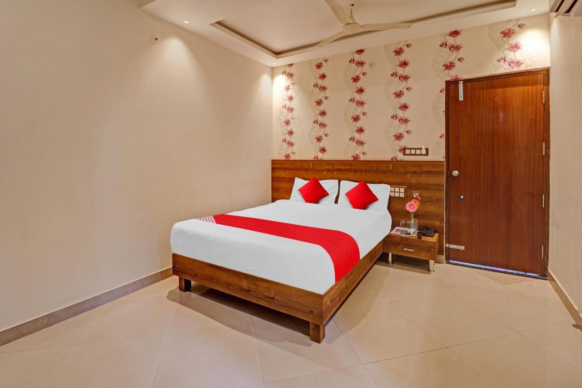 Hotel O Formula Vanivilasa Puram Extérieur photo