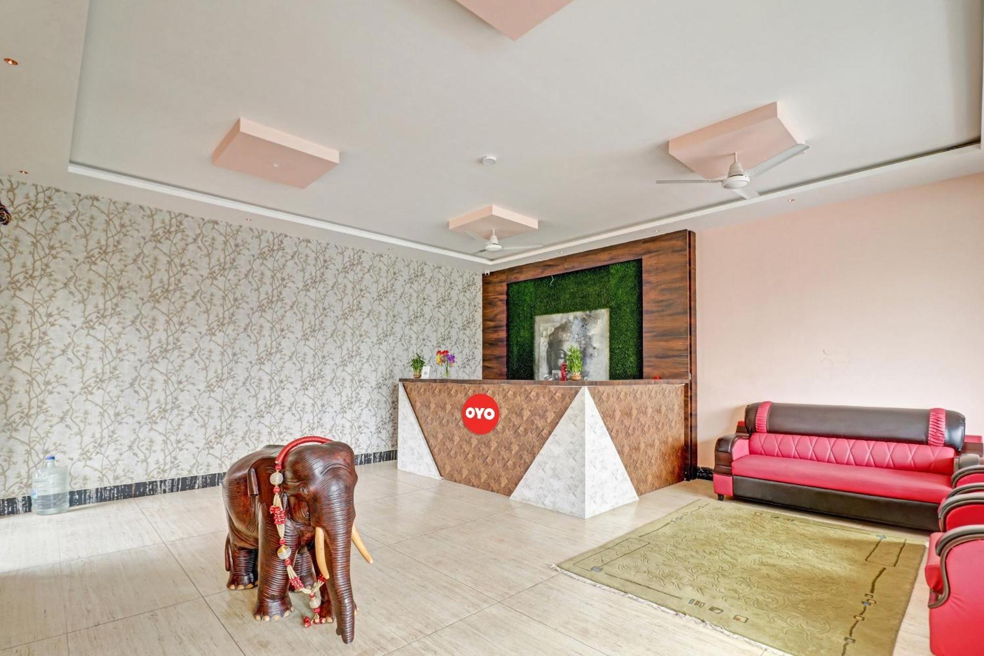 Hotel O Formula Vanivilasa Puram Extérieur photo