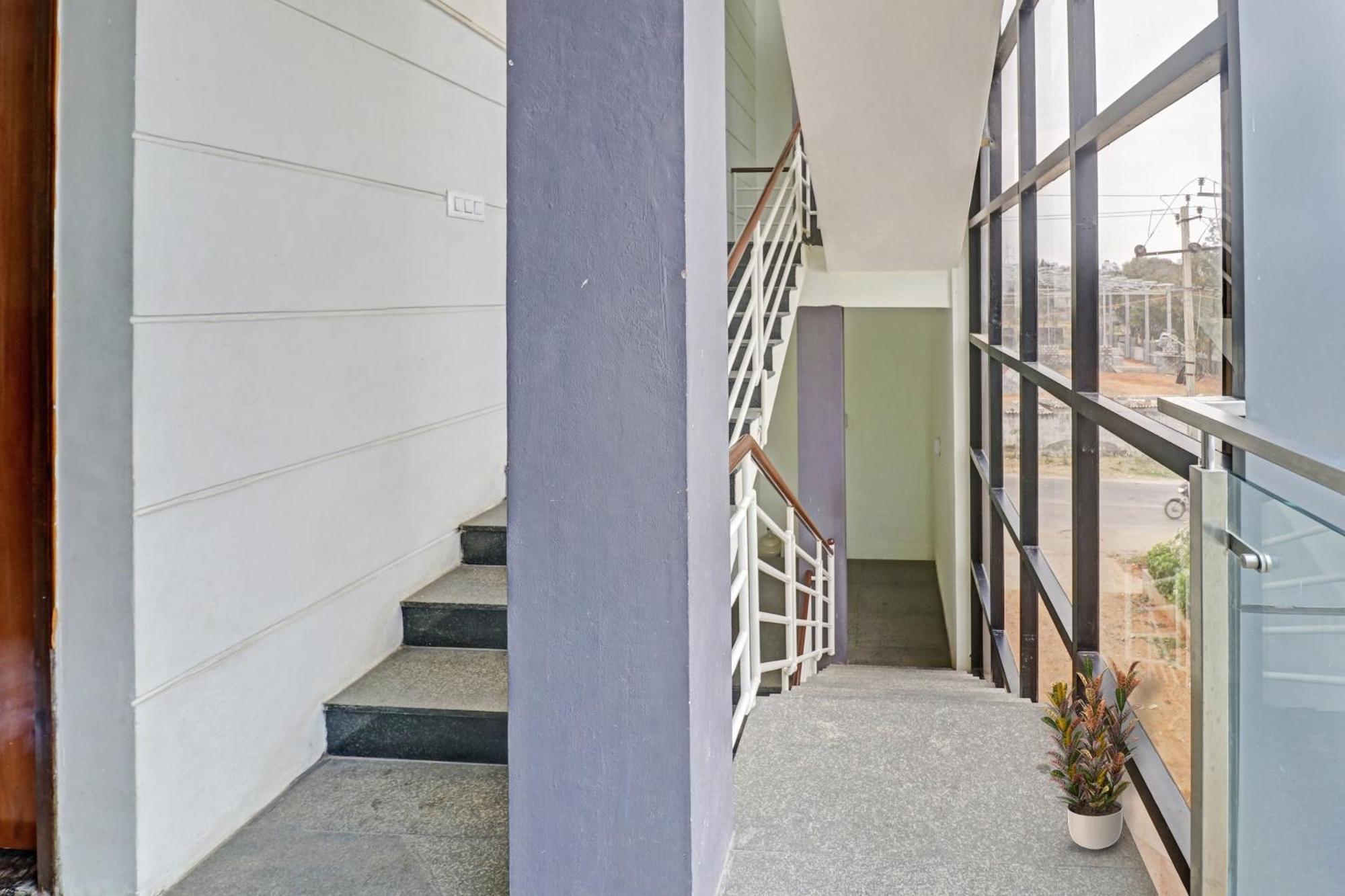 Hotel O Formula Vanivilasa Puram Extérieur photo