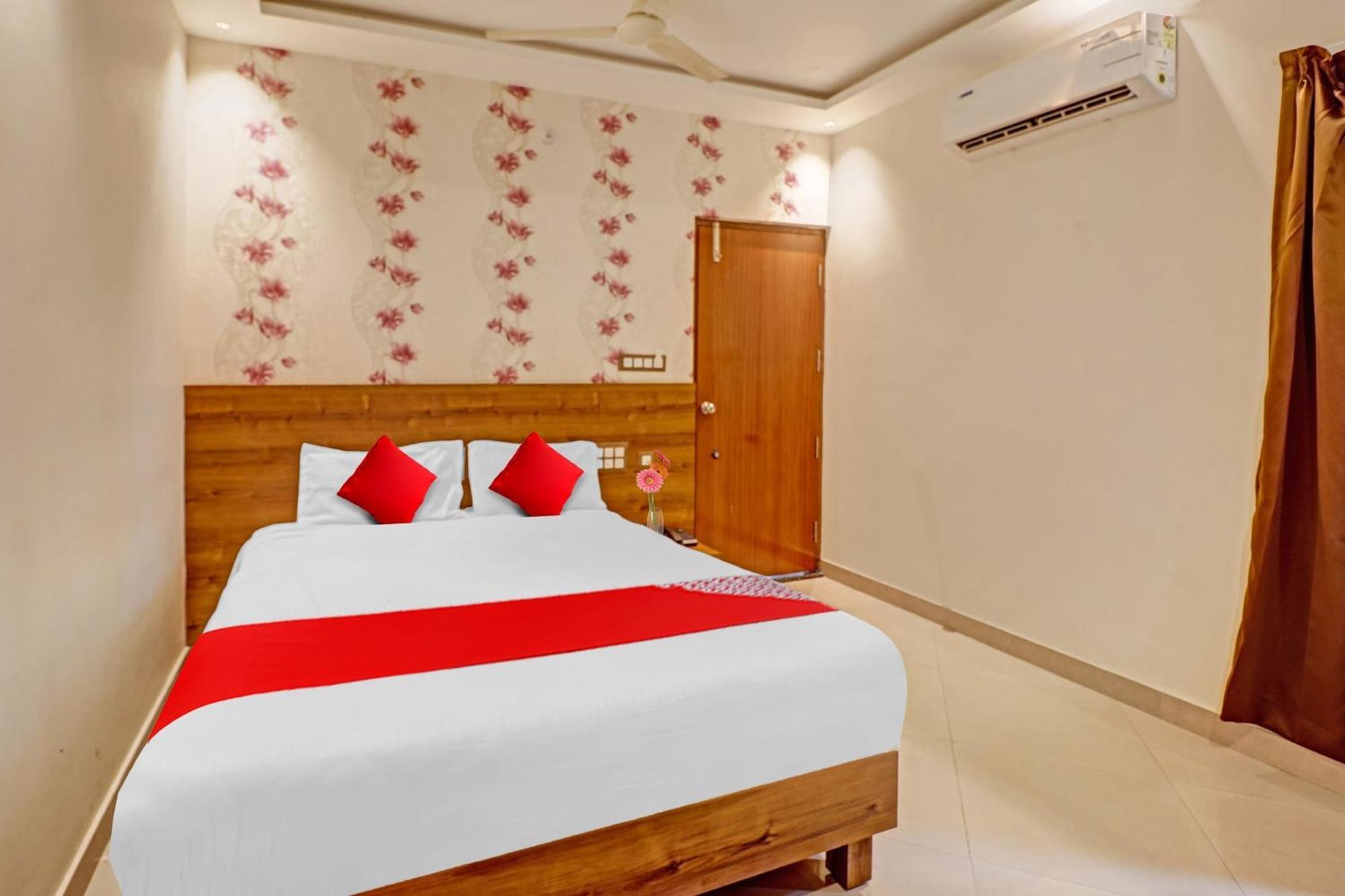 Hotel O Formula Vanivilasa Puram Extérieur photo